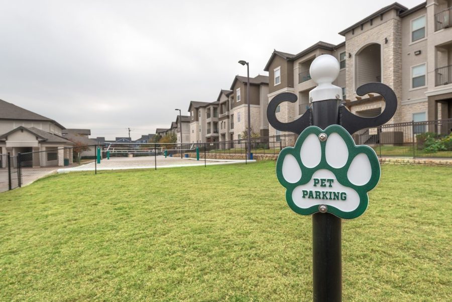 outdoor pet parking space at forum at denton station apartments